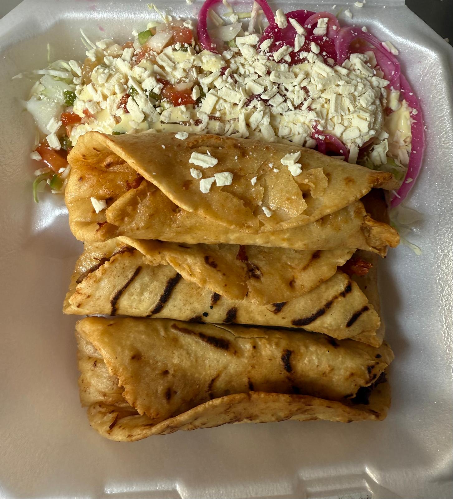 Tacos hondureños